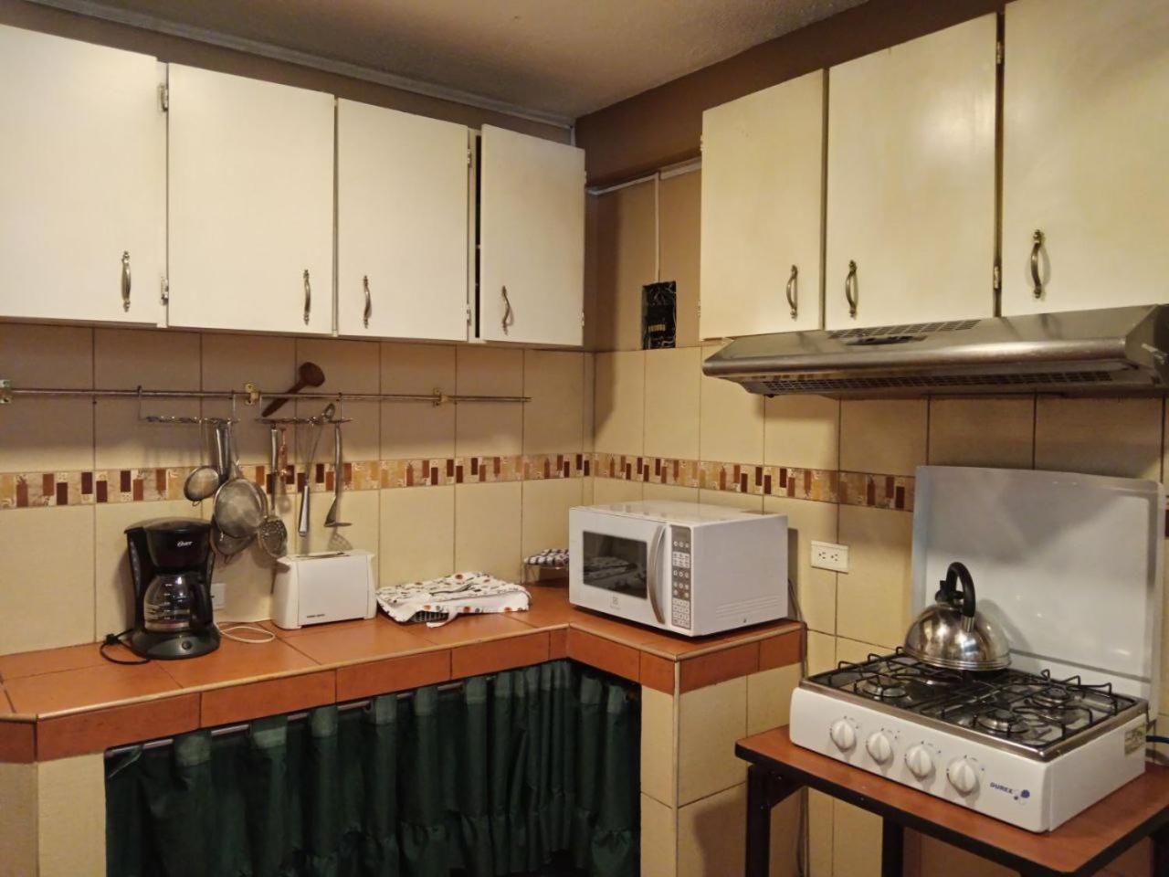 Отель Tin House Кито Экстерьер фото