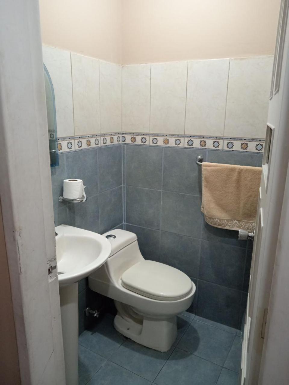 Отель Tin House Кито Экстерьер фото